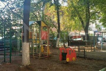 2-к квартира, 40 м², 3/3 эт.