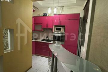 2-к квартира, 48 м², 1/4 эт.