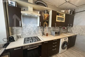 2-к квартира, 66 м², 1/3 эт.