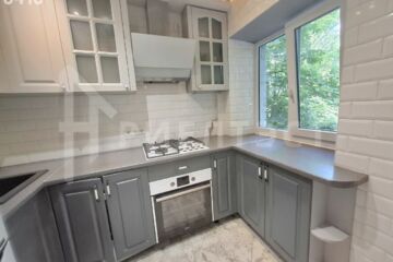 2-к квартира, 43 м², 3/5 эт.