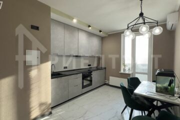 2-к квартира, 56 м², 13/21 эт.