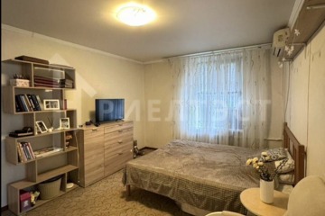 2-к квартира, 40 м², 3/3 эт.