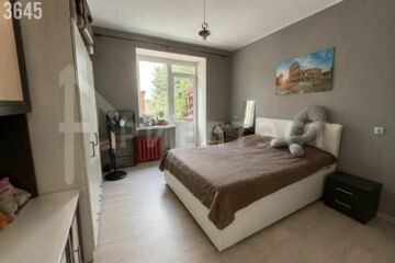 2-к квартира, 64 м², 3/3 эт.