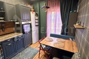 2-к квартира, 58 м², 2/4 эт.